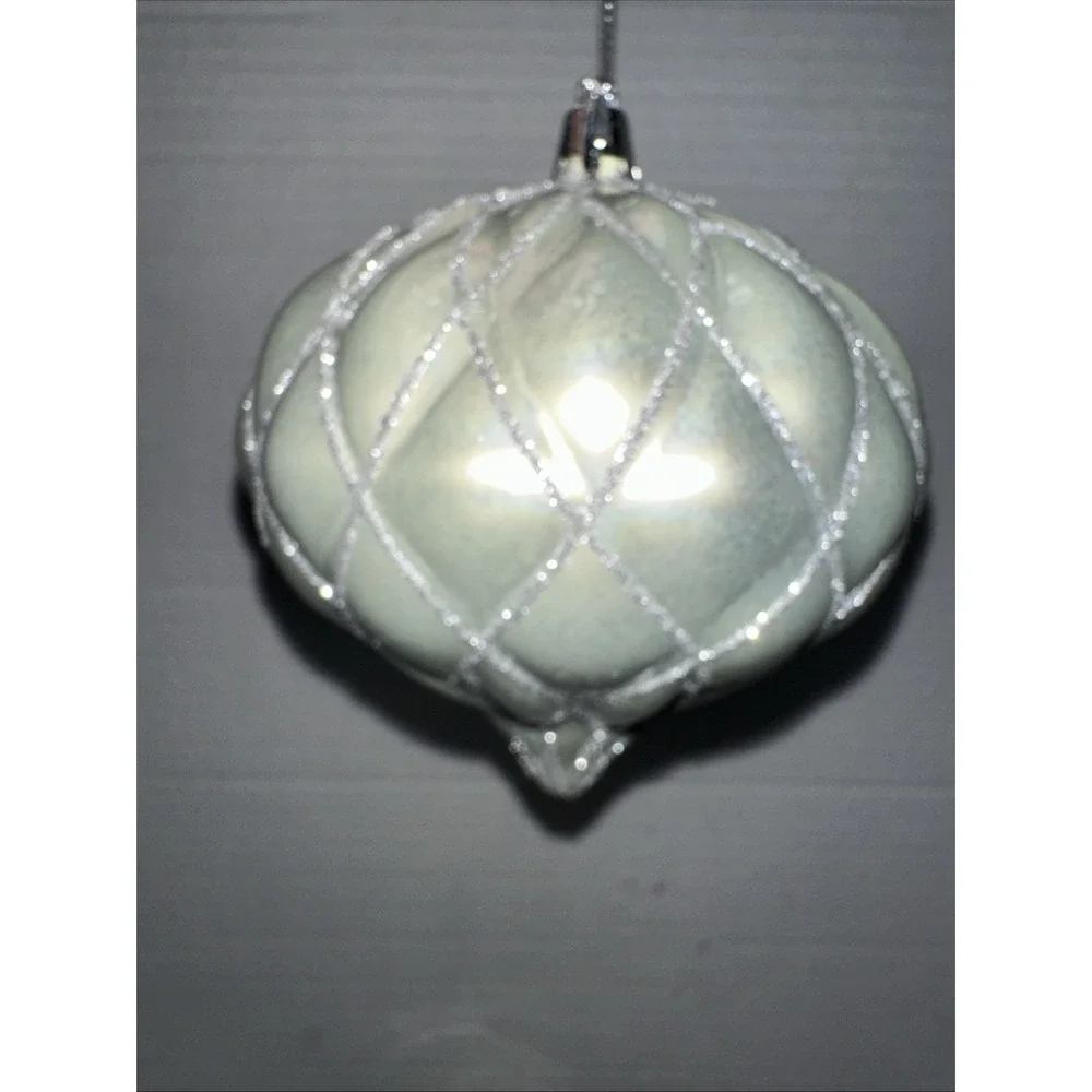 Pier One Imports Ornament Set Of 3 Silver Flawed‎